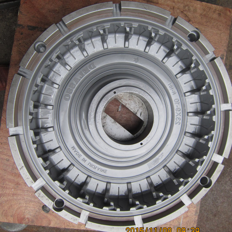 23x9-10 solida däck -