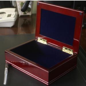 glaserade kaklade lådor