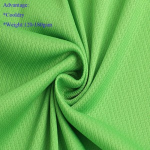 Polyester stickat tyg