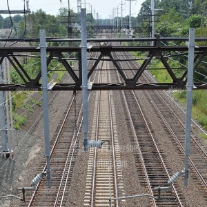 Järnvägsspår och portaler