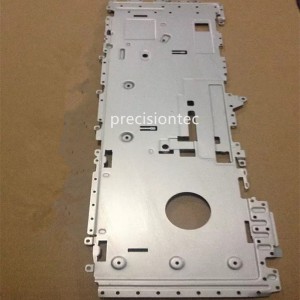 Maskiner för små metalldelar