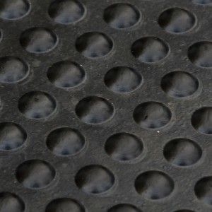 Vattentåligt gummimatta med dräneringshål för restaurang