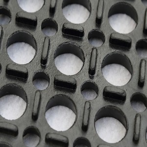 Anti-rivande gummi stötdämpningsmattor dränering gummi golvmattor för hotell