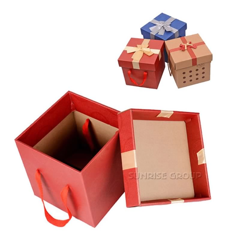 Liten kub pappförpackning presentförpackning papperslåda