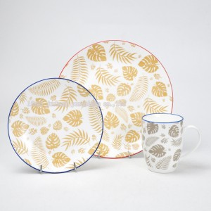 bordsprodukter-16-delad porslinskupé middagsset med tryckta dekaler