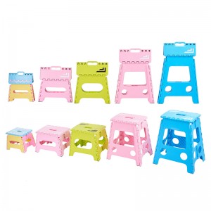 Den lättvikta plastfällningsstolen för Bathroon, kök och picknick