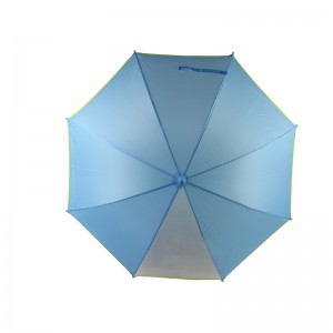 en panel se genom blått reklambarnparaply