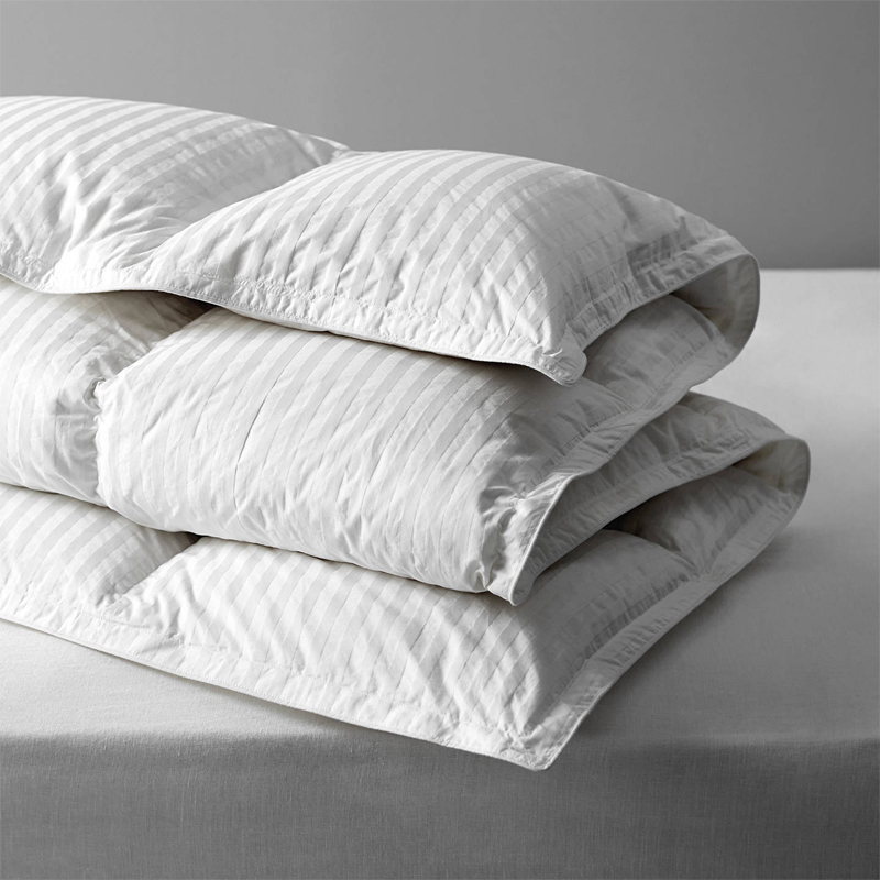 90% White Duck Down-täcke med 1 cm Damast Stripe-tyg