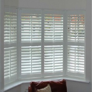 PVC-fönsterluckor och komponenter gör fönster