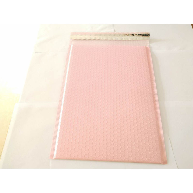 50 Fabriksgrossist Anpassat tryckt rosa färgad plastbubbla meddelandepåse vadderat kuvert / metalliskt