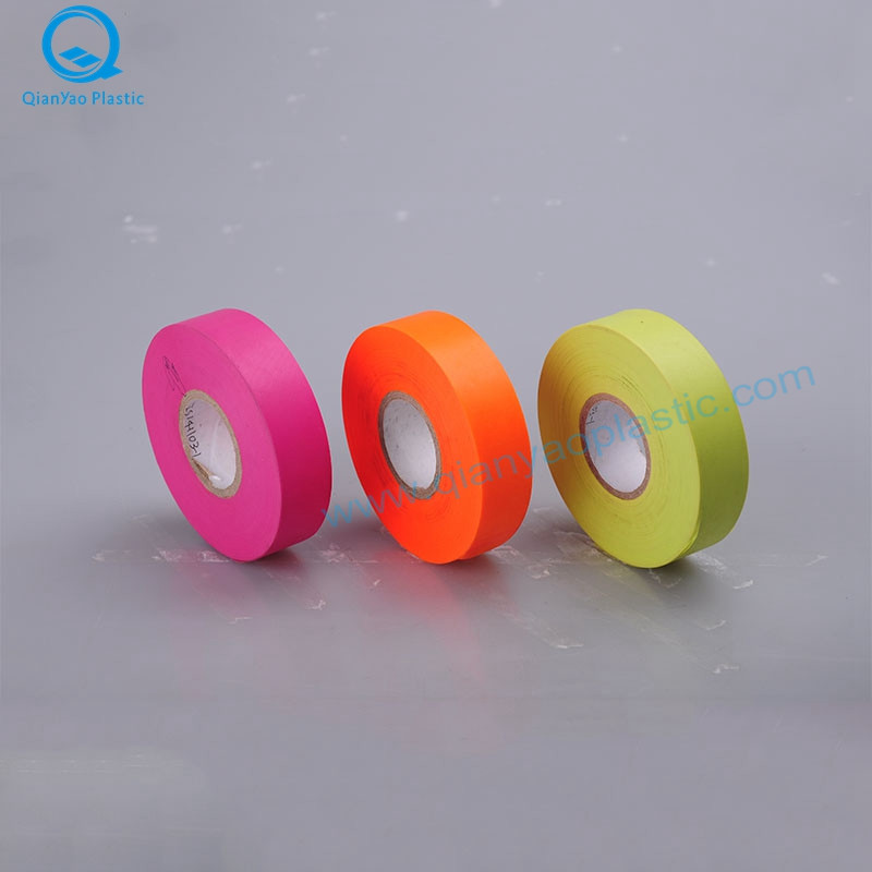 25mm x 100m PVC fast standardpräglad flaggband