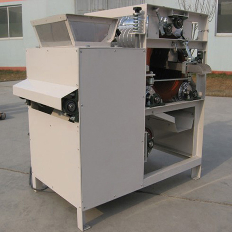 Peanut peeling machine / peanut wet peeling machine