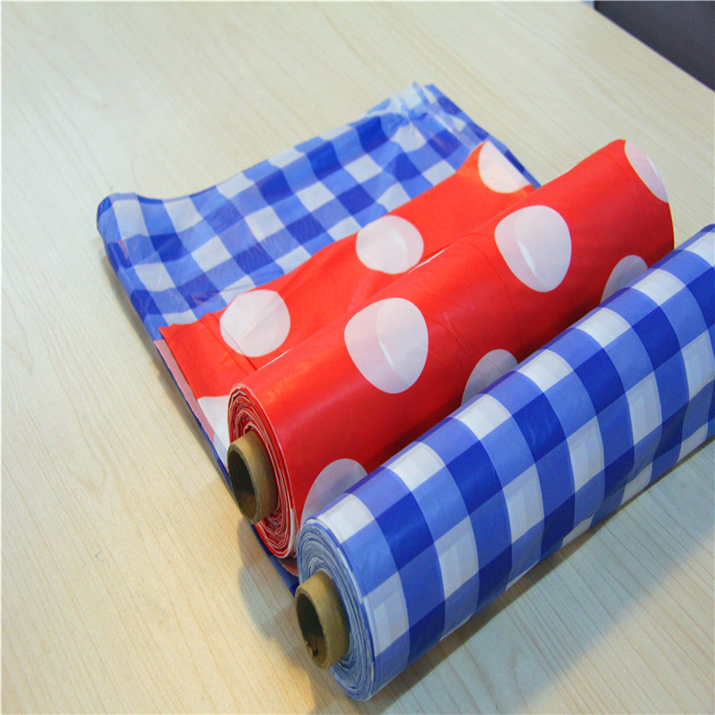 Engångs tryckt pvc-duk med nonwoven-rullar