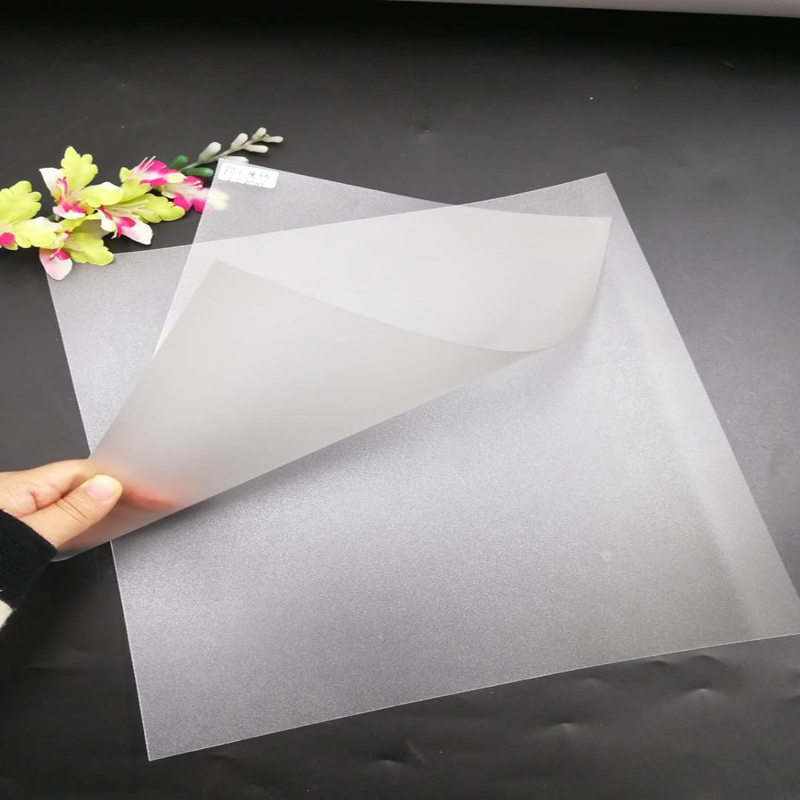 Högkvalitativt 0,5 mm frostat plast PET-tunt ark för tryckning Visitkort eller klädmärke