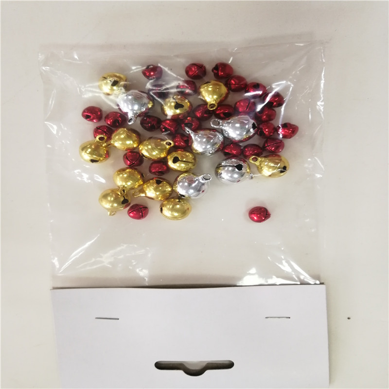 Små Bell Christmas Tillbehör Olika Färger och storlekar