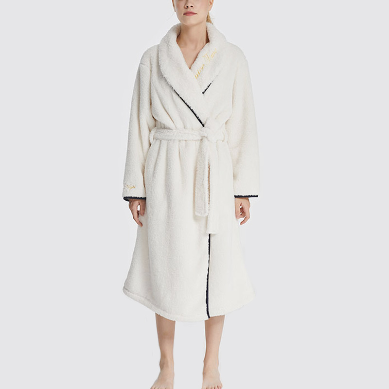 Kvinnor Snuggle Fleece Brodery Robe