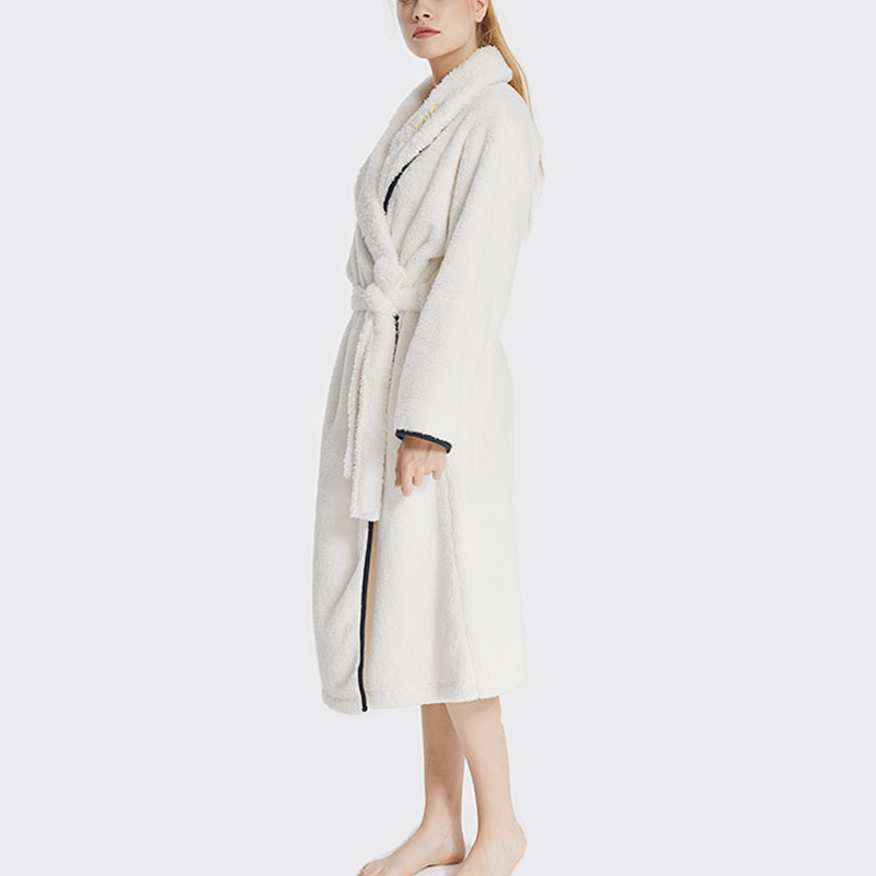 Kvinnor Snuggle Fleece Brodery Robe