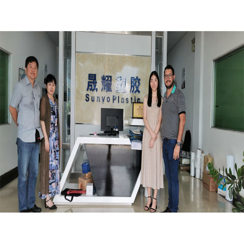 Brasilianska kunder besöker Sunyo