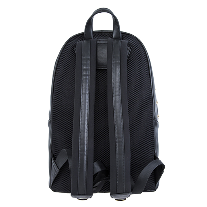 18SA-6841F Stud dekorerad svart toppkvalitet framfickficka enkel stil äkta läderryggsäck för män med laptopficka