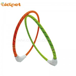 Ny Pet Supply Jul Led Dog Collar med Reflekterande Silks Vattentät Pet Collar Led Light Up Använd Dog Present