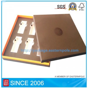 Handgjord kosmetikpapperslåda med kartonginsats