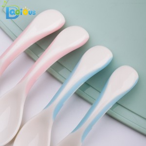 Hot Sale Baby Products Baby First Stage Skedar Plast Baby Småbarn Sked Baby Resande gaffel och sked Set