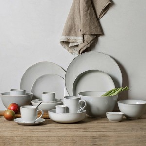 Grossistanpassat hotell ogräs lyx 50 stycken guld dekal kinesisk stil fin ben porslin keramiska servis uppsättningar