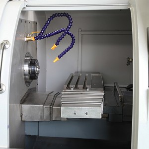 Med 2st uppsamla chuck metall horisontell cnc svarv ett år efter försäljning service