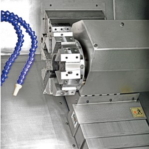 Kina tillverkar hydraulisk tornrev CNC svarvmaskin med svans