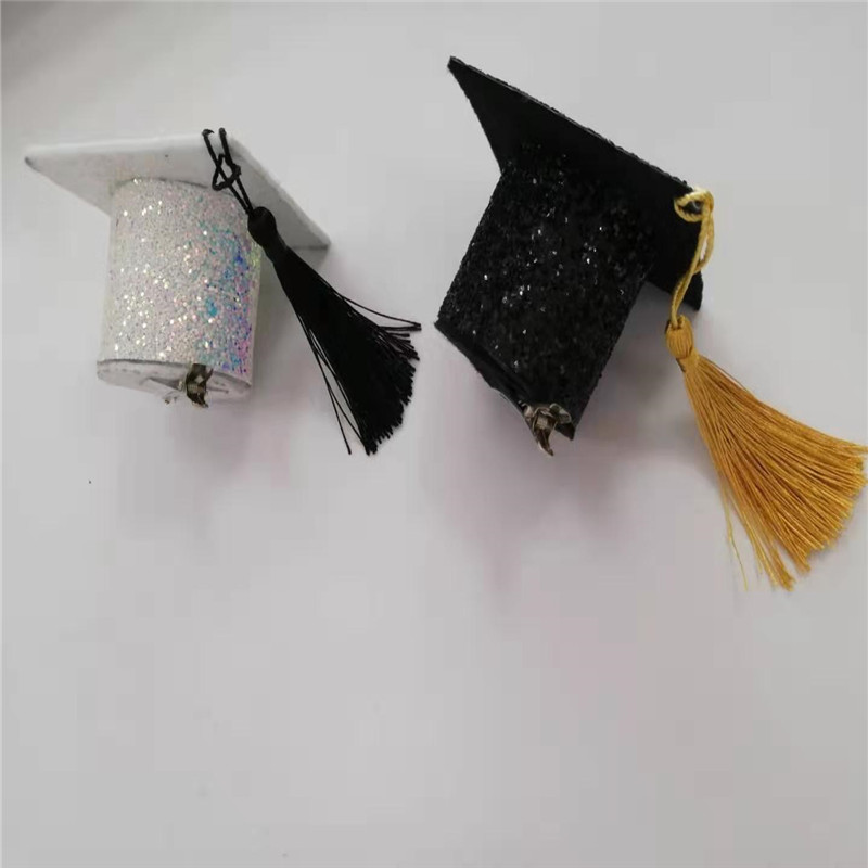 Vitt Grad Cap med skillnad färg Glitter Graduation Party Hat