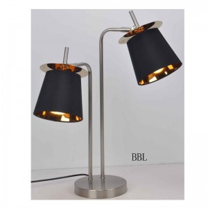 Bordslampa med tygskärm och dekorationsark