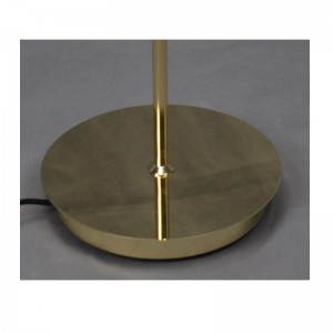 Golvlampa med metallskärm och justera funktion