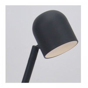 LED-bordslampa med justeringsfunktion