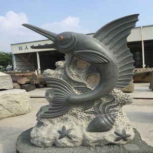 Stora ristningar och skulpturer Naturligt rent handverk Konstverk i stor skala