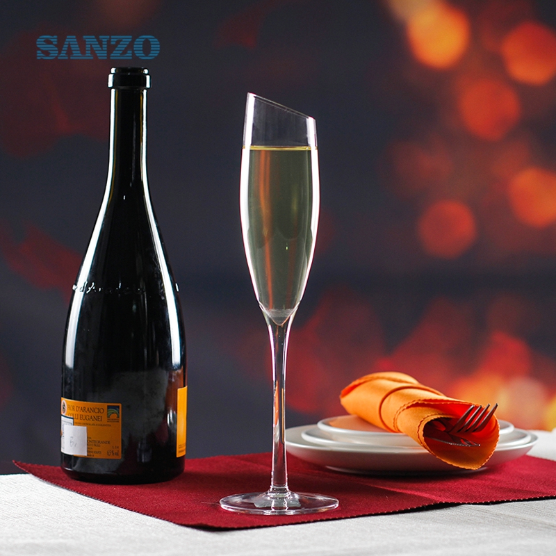 SANZO Bohemian Champagne Glass Anpassat handgjort glas Champagne Cup Kampanj Hot Selling Färgat Champagne Glass