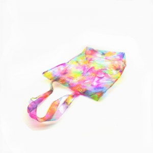 shoppingväska med ljus färg