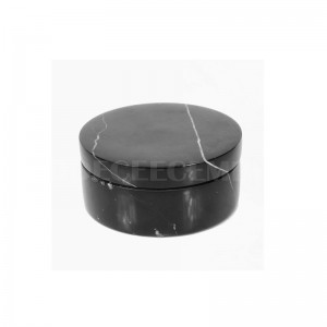 Salt källare i svart marmor