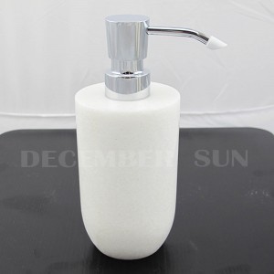 Ren vit marmorbaduppsättning