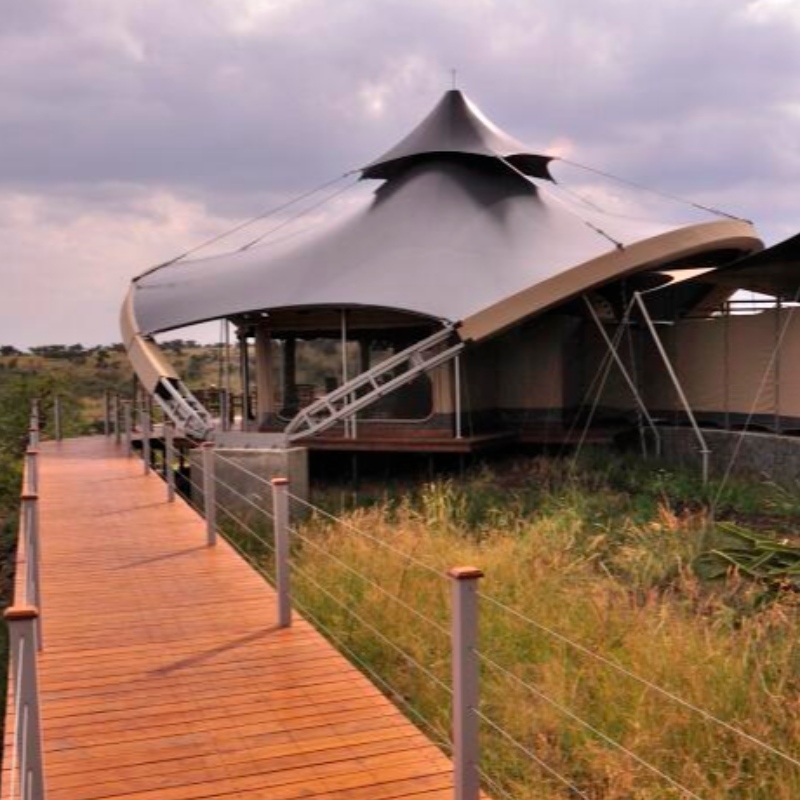 Prefab Safari hus med dubbla lager PVDF membranstruktur Hotell boende tält i Sydafrika