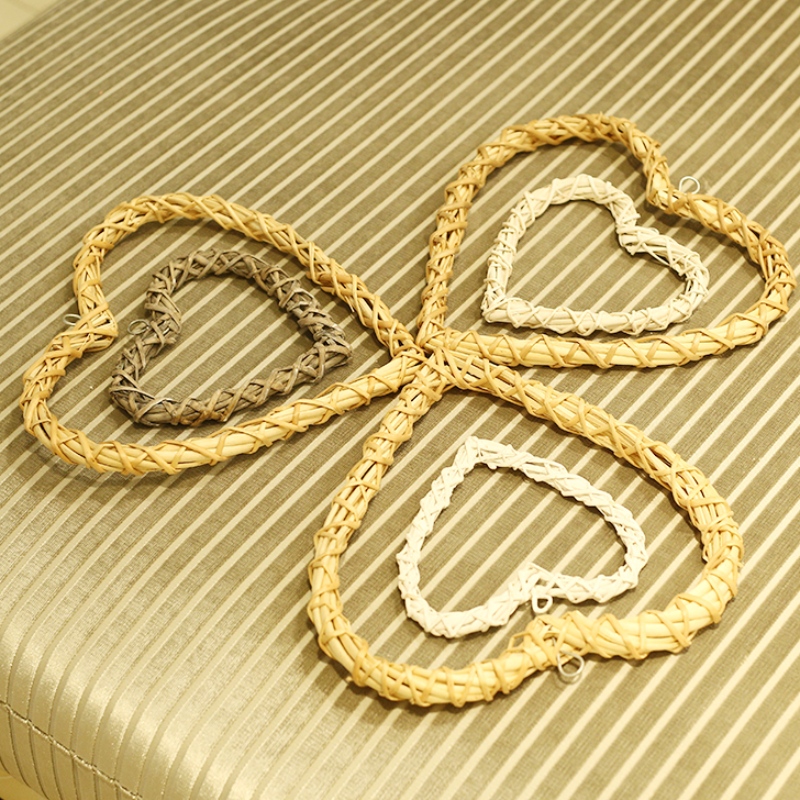 Hjärtformade Willow Woven Artwork