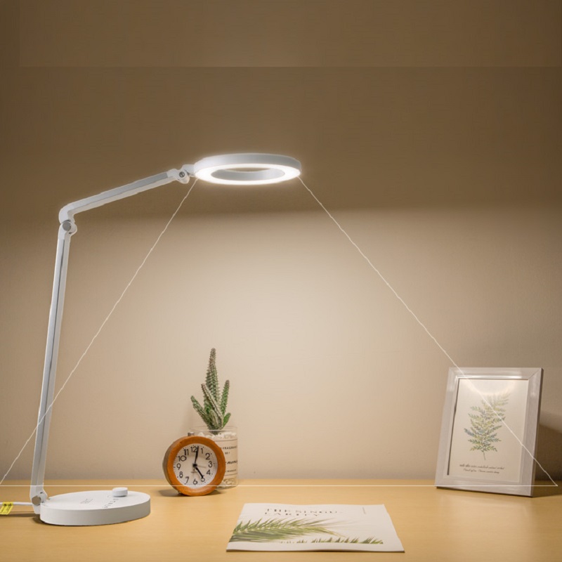 688L roterbar och vikbar skrivbordslampa med usb