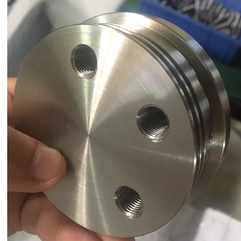CNC-bearbetning med hög precision och material Ti-6Lv-4V / TC4 / gänga M12