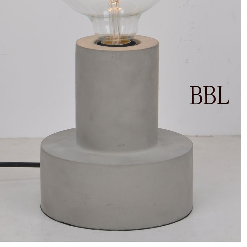Bordslampa med 2-lags betongfäste