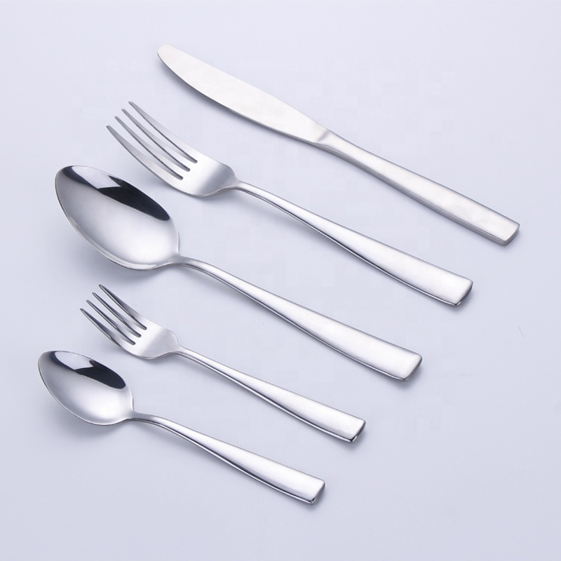 Femton bitar Silverware Platt Cutlery Set