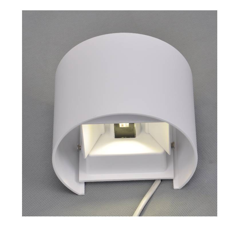 Ljusbågslykta med ljusdiod utomhus med lysdiodmotor, ljus upp och ner