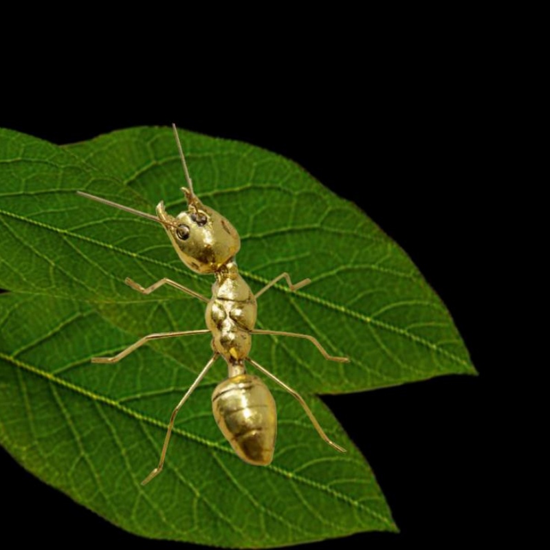 Factory direktförsäljning kreativ modern retro lätt lyxig guldmetall myror prydnad för heminredning