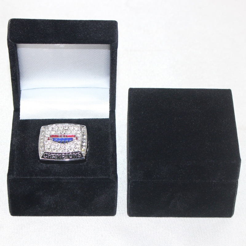 Objekt V-08 fyrkantig flanellåda för diameter 25-38 mm mynt, emblem, stor ring mm mm. 60 * 60 * 48, vikter cirka 63 g