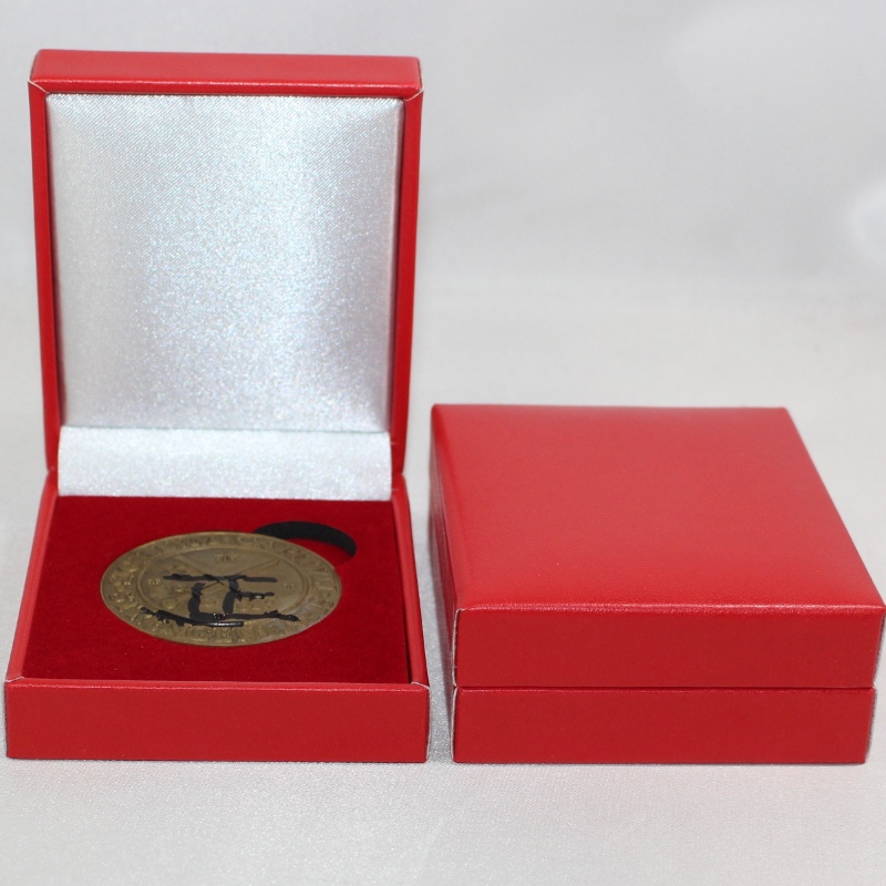 Artikel V-17 fyrkantig konstkorgspapper för 45 * 53 mm mynt, emblem, manschettknappar, plånboksklämma mm. 68 * 80 * 30, vikter cirka 62 g