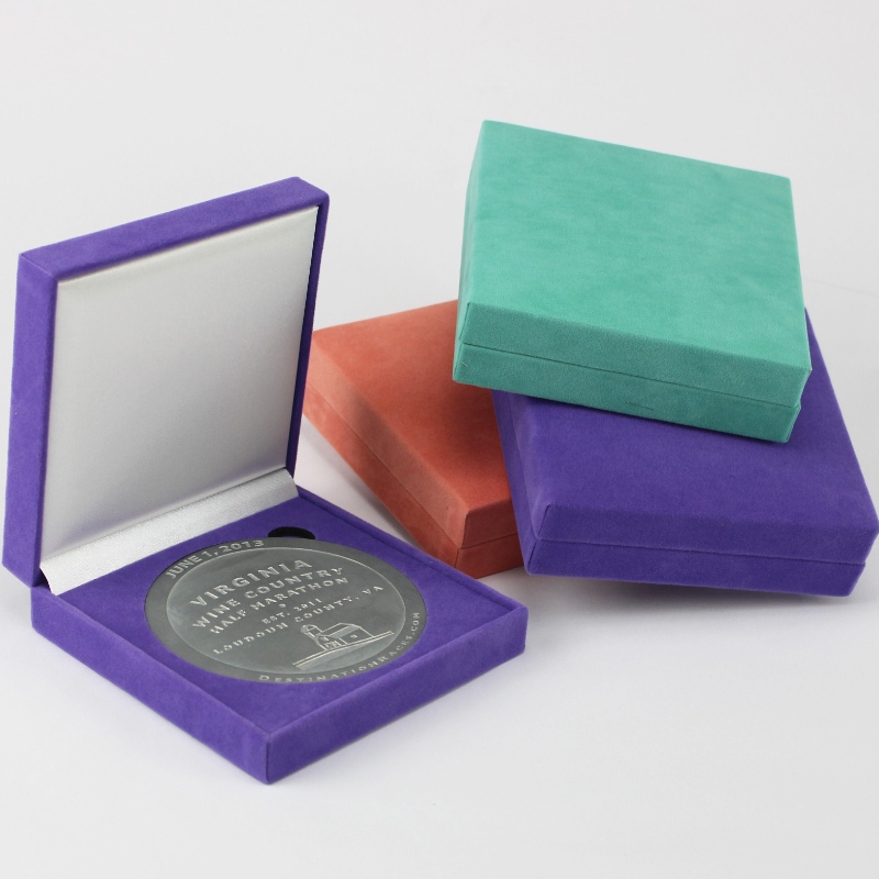 Objekt V-22S kvadratisk flanell box för 90*90mm mynt, bricka 65286; medalj osv. mm.128*128*34, vikter om 170g