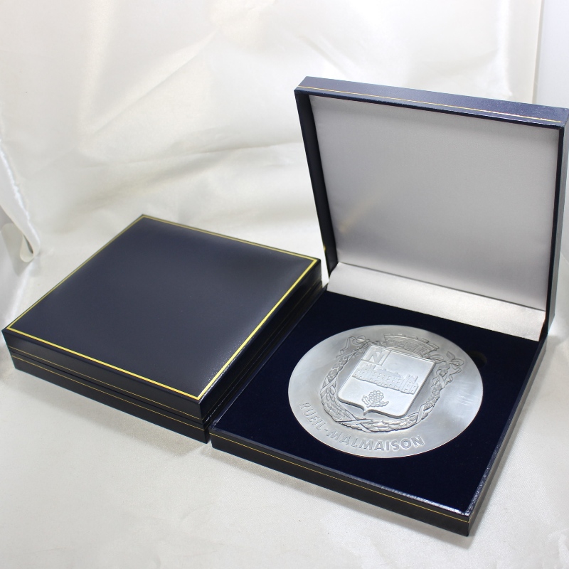 Objekt V-23 kvadratisk PU-läderlåda för 120*120mm Mynt, medaljer och brickor etc. mm.160*160*38, vikter för 280g